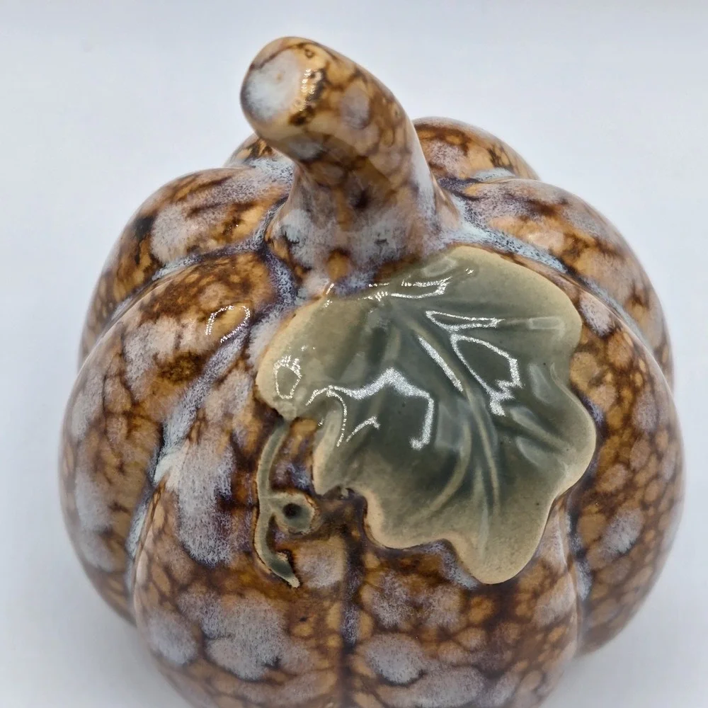 Speckled Ceramic Pumpkin With Leaf For Your‎ Fall Or Halloween Decor 4.25